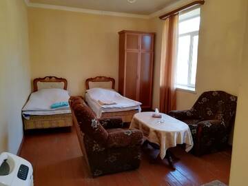 Фото номера Классический трехместный номер Отель Meghri Inn г. Meghri 3